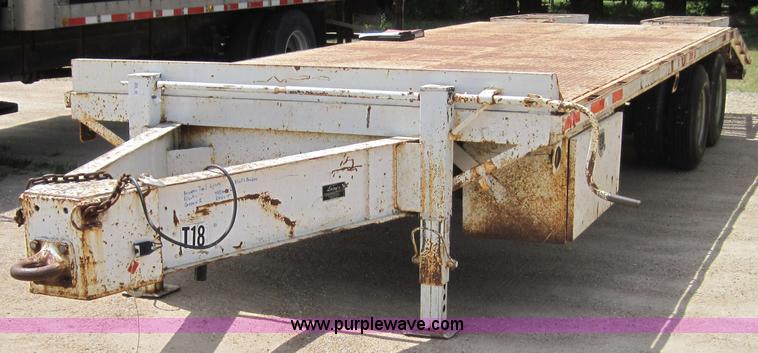 image for item 3004 1993 utility trailer