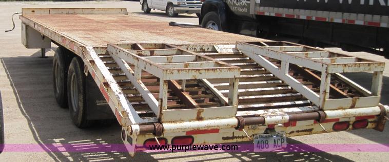 image for item 3004 1993 utility trailer