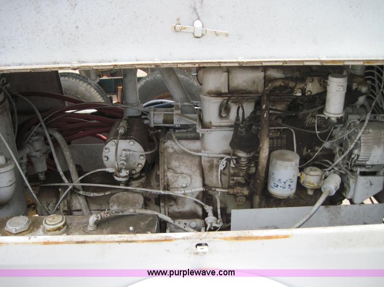 image for item 3008 Mobile air compressor