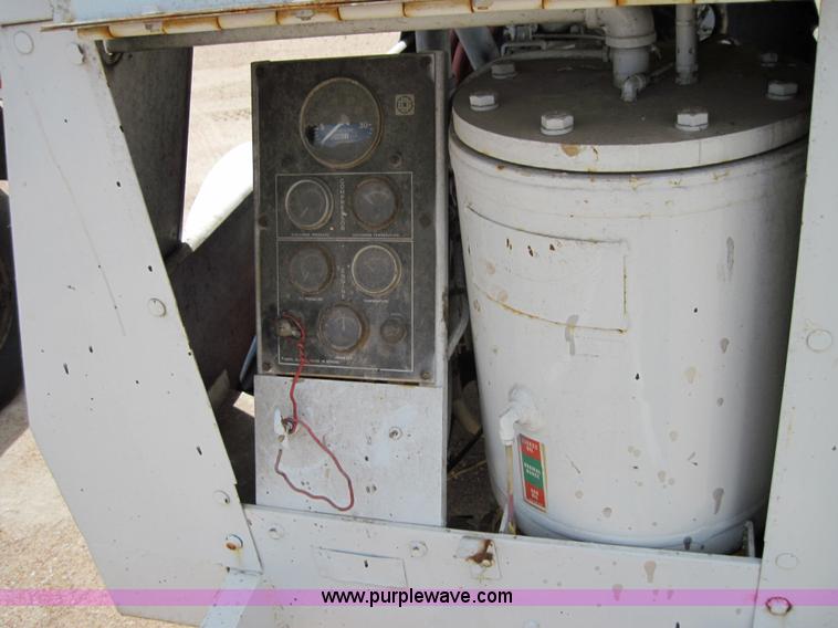 image for item 3008 Mobile air compressor