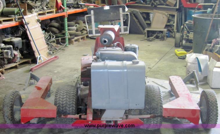 image for item 3010 Heckendorn 84" cut riding mower