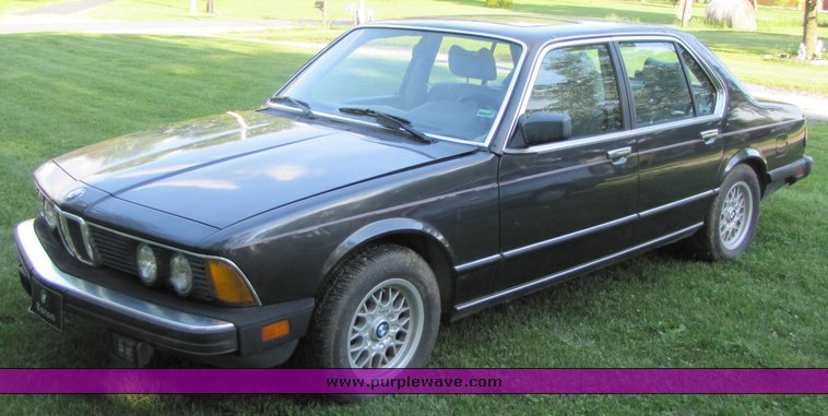 image for item 3313 1987 BMW L7