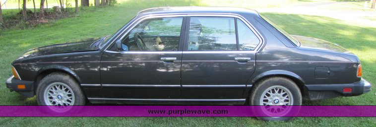 image for item 3313 1987 BMW L7