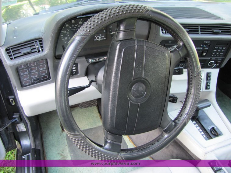 image for item 3313 1987 BMW L7