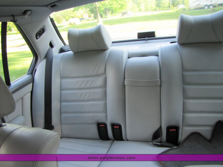 image for item 3313 1987 BMW L7