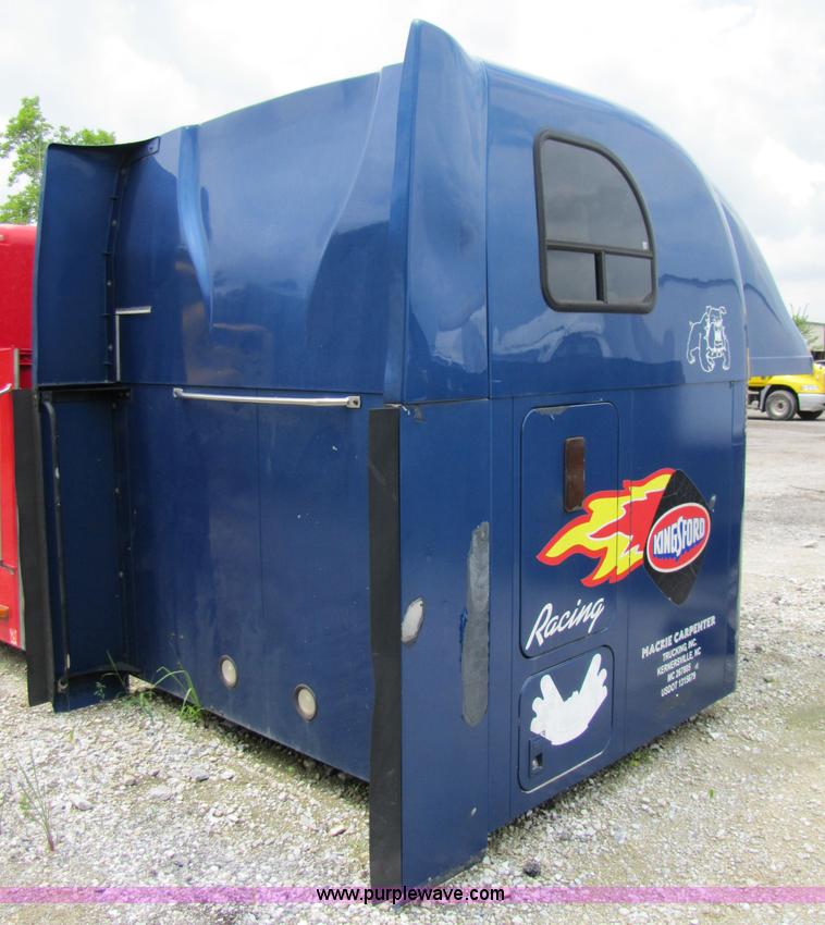 image for item 3508 Mack semi stand up sleeper cab