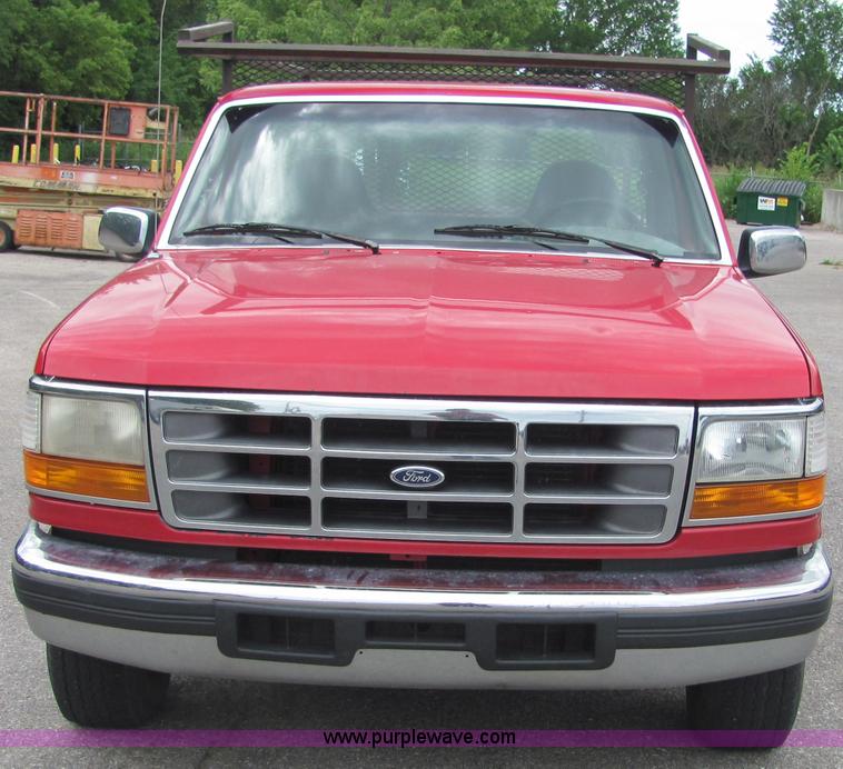 image for item 4642 1996 Ford F150 XLT pickup truck