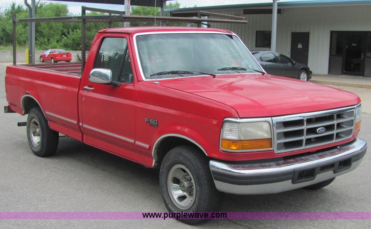 image for item 4642 1996 Ford F150 XLT pickup truck