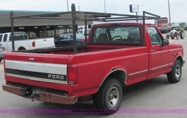 image for item 4642 1996 Ford F150 XLT pickup truck