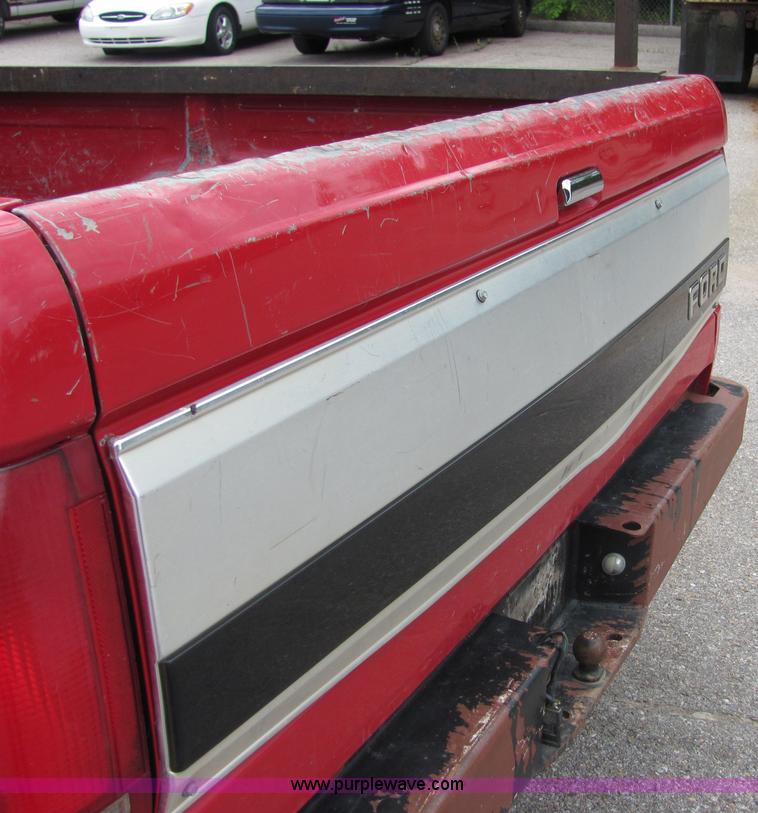 image for item 4642 1996 Ford F150 XLT pickup truck