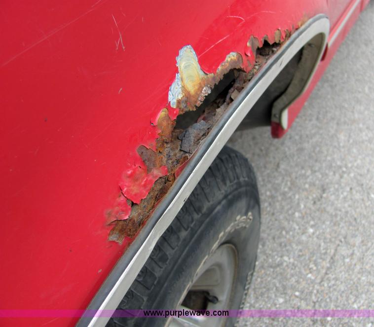 image for item 4642 1996 Ford F150 XLT pickup truck