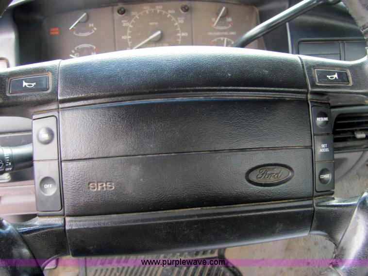 image for item 4642 1996 Ford F150 XLT pickup truck