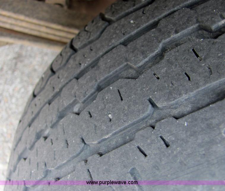 image for item 4642 1996 Ford F150 XLT pickup truck