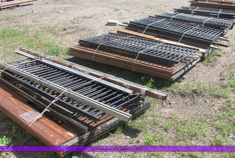 image for item 4669 (6) pallets of horse stalls