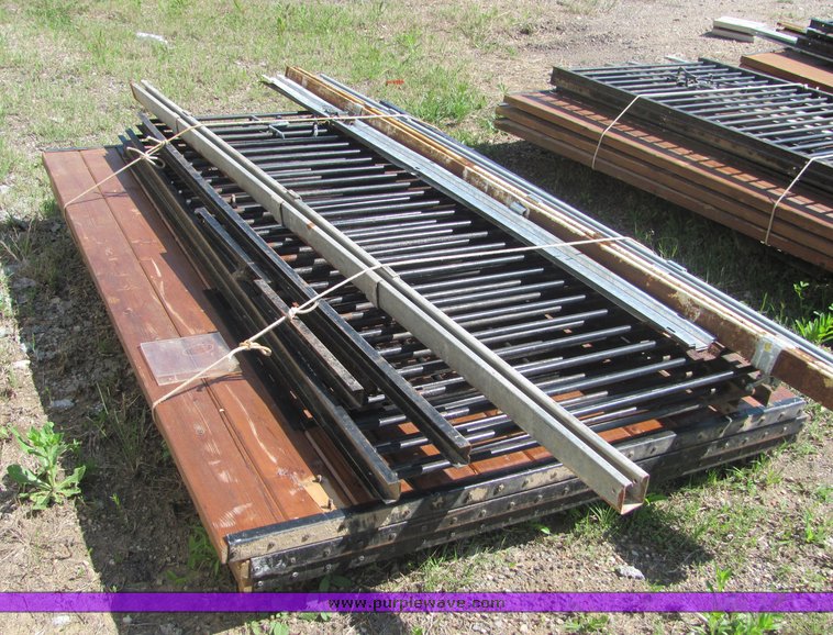 image for item 4669 (6) pallets of horse stalls