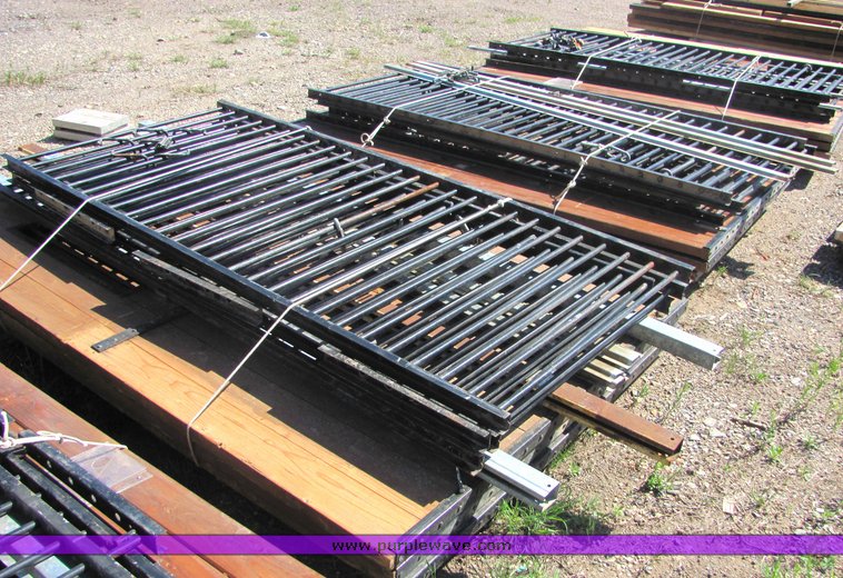 image for item 4669 (6) pallets of horse stalls