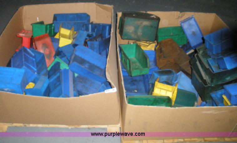 image for item 6247 Assorted containers