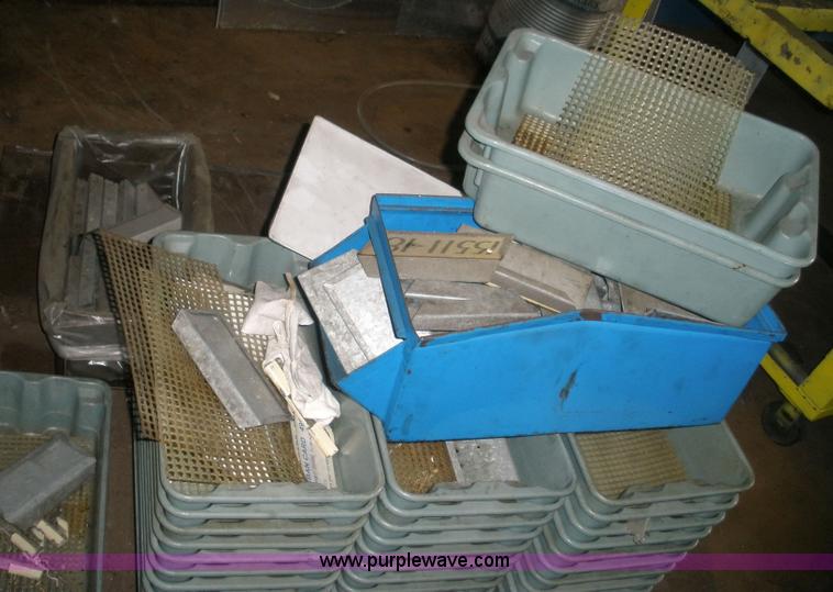 image for item 6247 Assorted containers