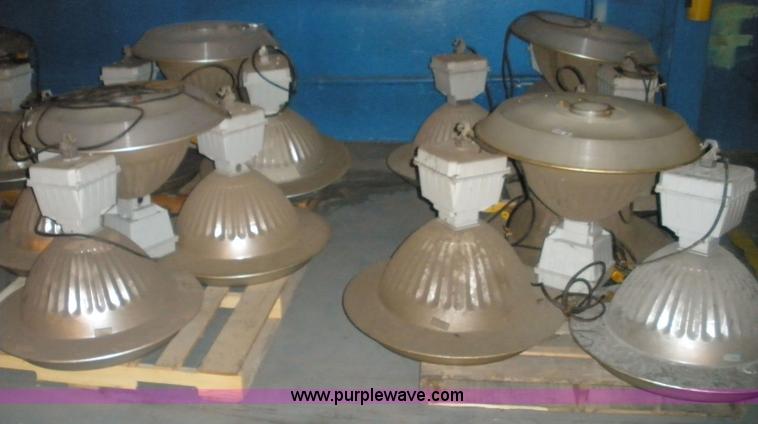image for item 6250 Assorted metal halide lights