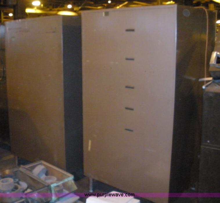 image for item 6264 Two vending machines