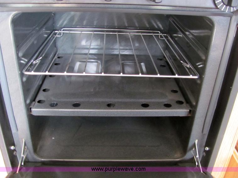 image for item 6510 1994 Nomad 21' fifth wheel travel trailer