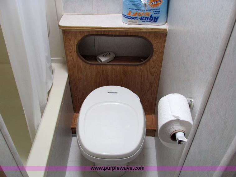 image for item 6510 1994 Nomad 21' fifth wheel travel trailer