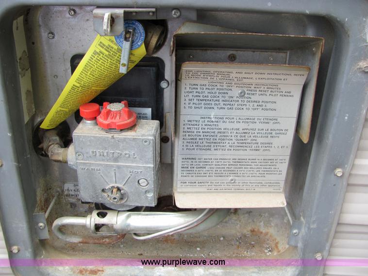 image for item 6510 1994 Nomad 21' fifth wheel travel trailer