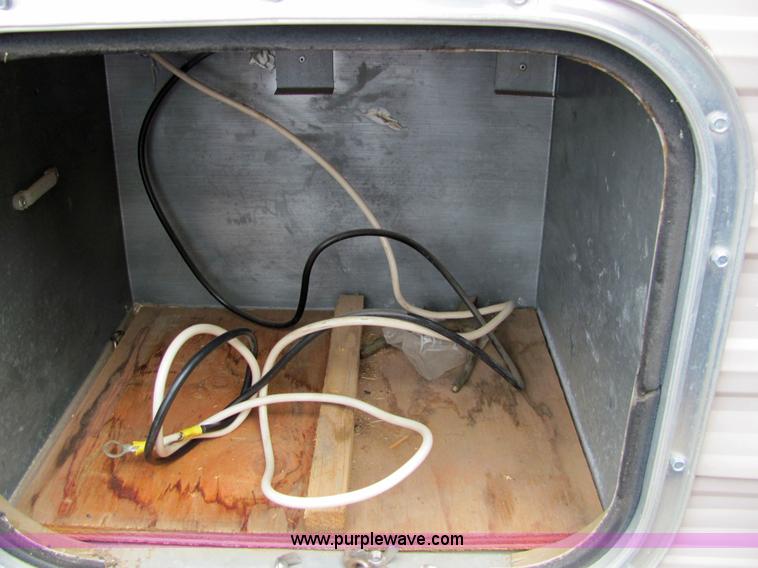 image for item 6510 1994 Nomad 21' fifth wheel travel trailer