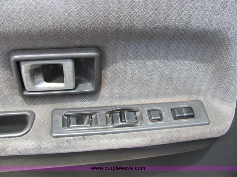 image for item 6511 1988 Toyota Van Wagon LE