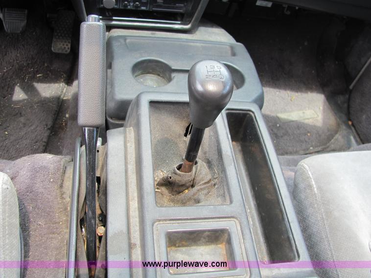 image for item 6511 1988 Toyota Van Wagon LE