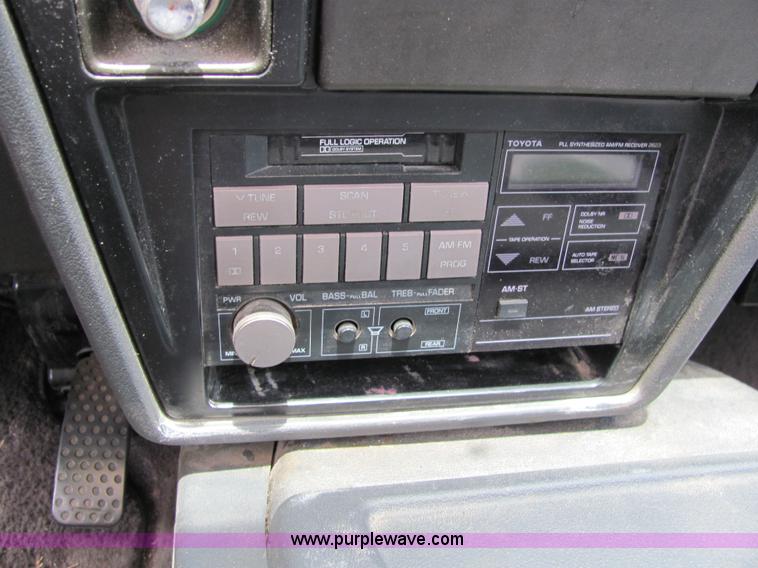 image for item 6511 1988 Toyota Van Wagon LE