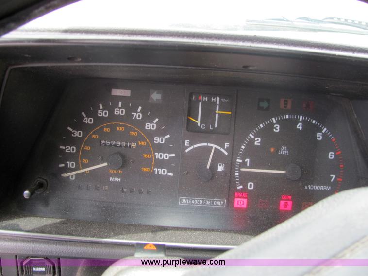 image for item 6511 1988 Toyota Van Wagon LE