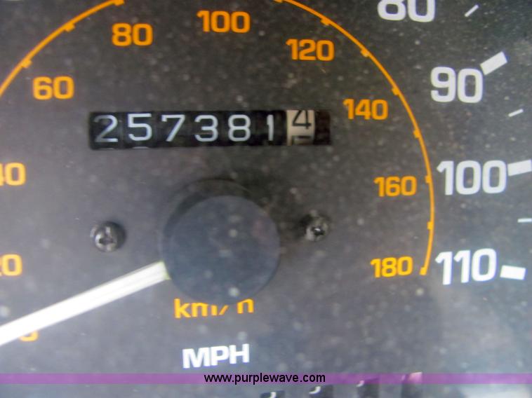 image for item 6511 1988 Toyota Van Wagon LE