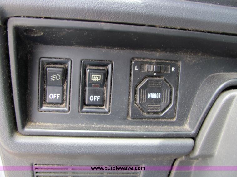 image for item 6511 1988 Toyota Van Wagon LE