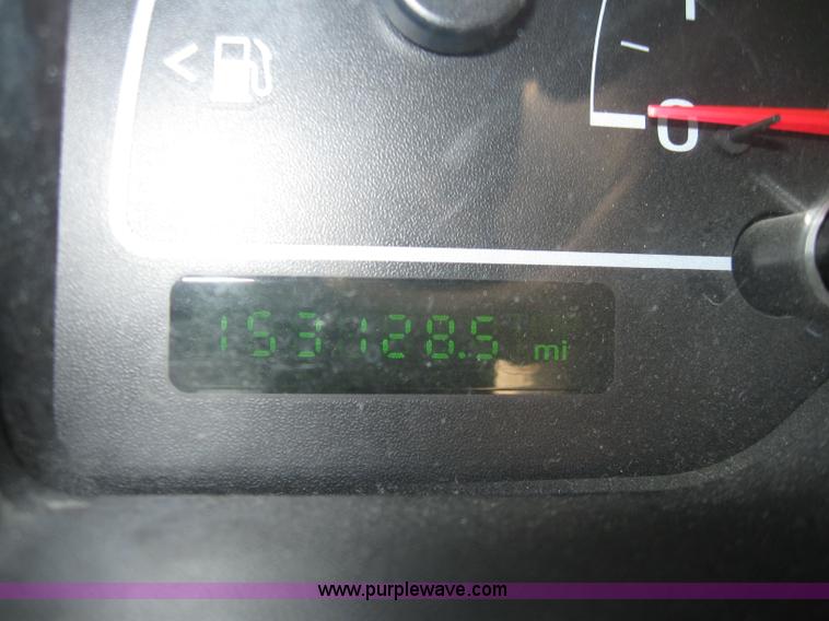 image for item 7228 2001 Ford Winstar SE mini van