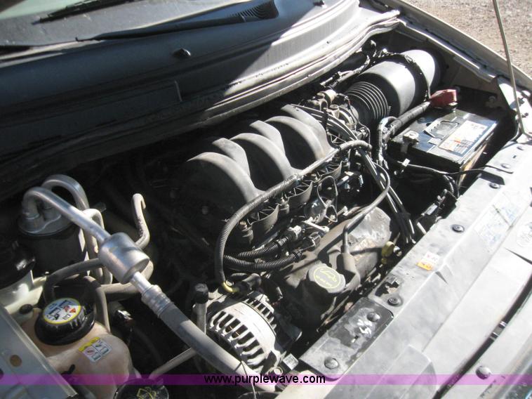 image for item 7228 2001 Ford Winstar SE mini van