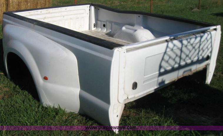 image for item 7231 Pickup bed and rear bumper