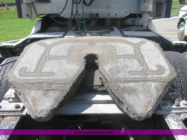 image for item 2149 2000 Freightliner Conventional FLC120 Century Class semi truck