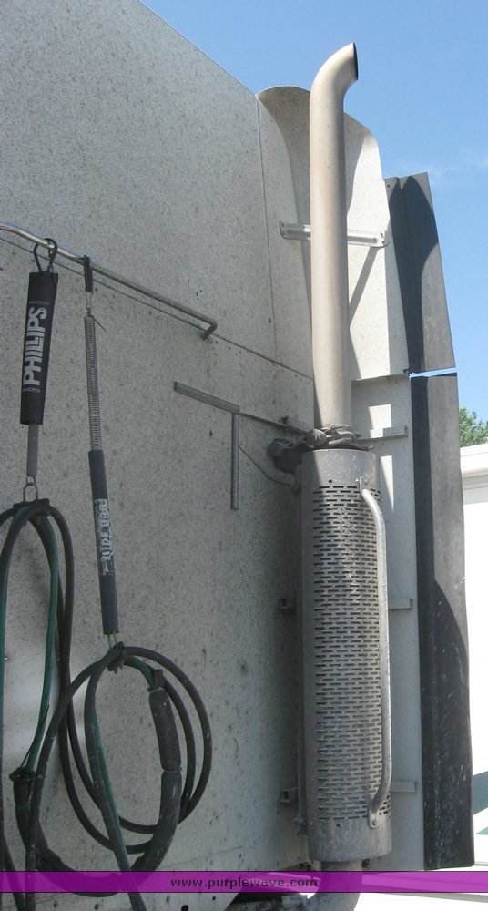 image for item 2149 2000 Freightliner Conventional FLC120 Century Class semi truck