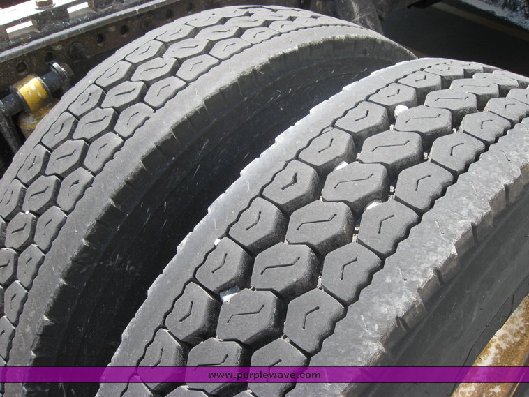 image for item 2149 2000 Freightliner Conventional FLC120 Century Class semi truck