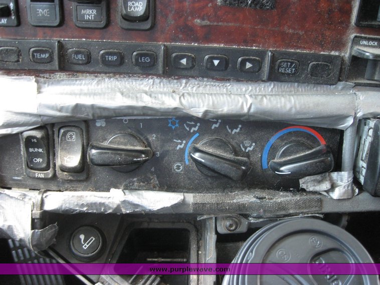 image for item 2149 2000 Freightliner Conventional FLC120 Century Class semi truck