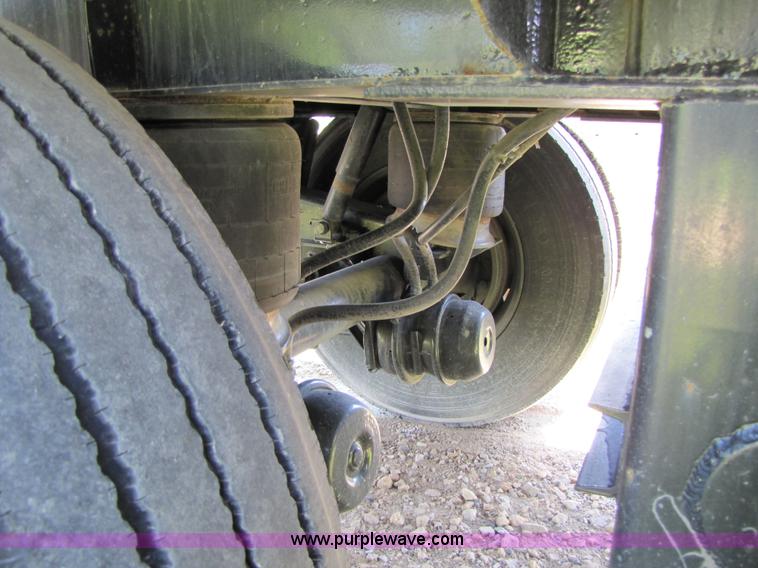 image for item 2286 1986 Fruehauf tanker trailer