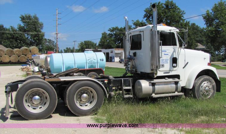 image for item 2287 2004 Freightliner conventional FLD120 semi truck
