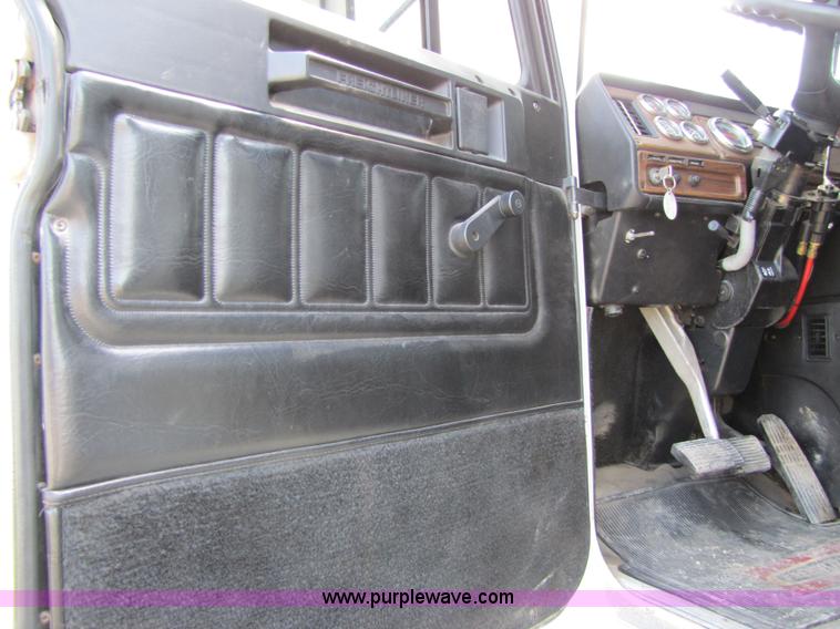 image for item 2287 2004 Freightliner conventional FLD120 semi truck