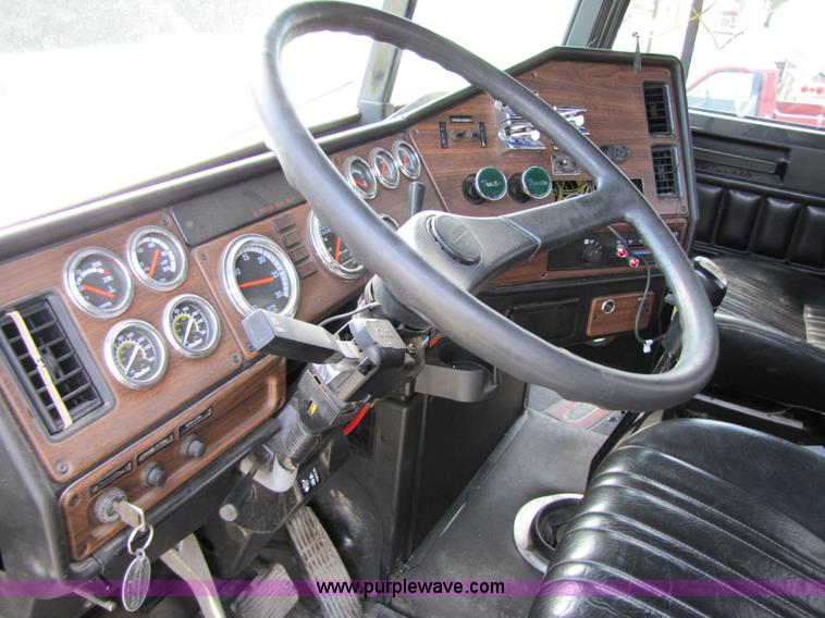 image for item 2287 2004 Freightliner conventional FLD120 semi truck