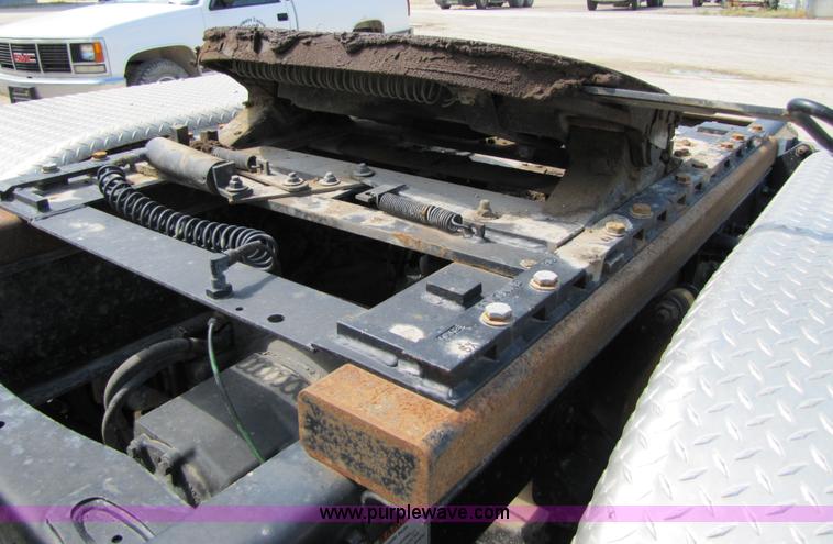 image for item 2287 2004 Freightliner conventional FLD120 semi truck