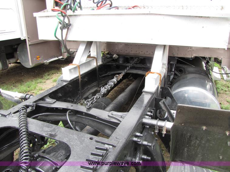 image for item 8000 2002 Freightliner Conventional FLD120 semi truck