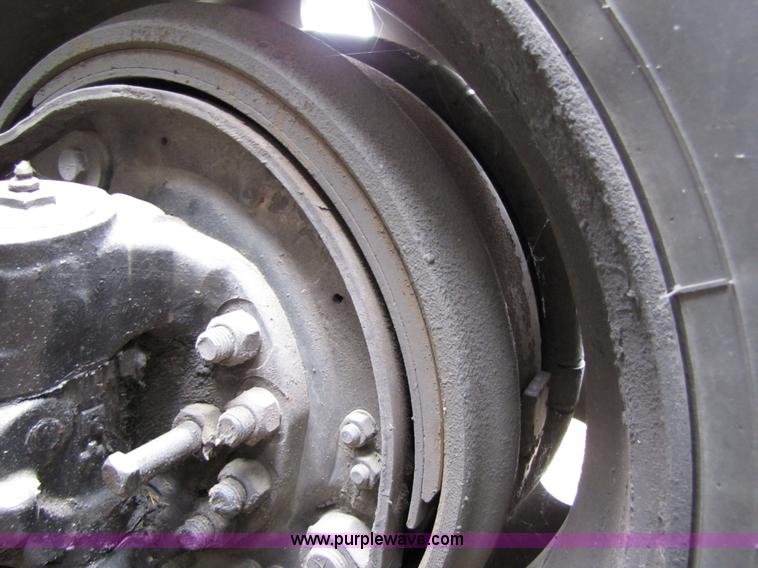 image for item 8000 2002 Freightliner Conventional FLD120 semi truck