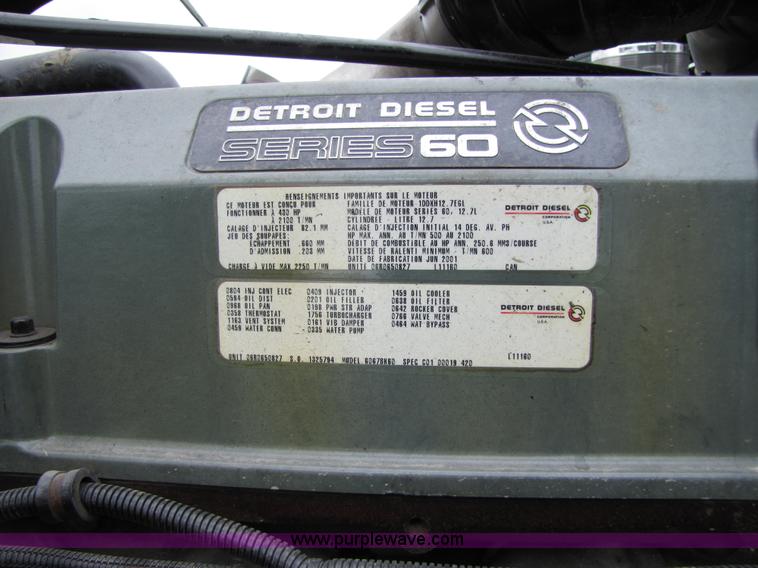 image for item 8000 2002 Freightliner Conventional FLD120 semi truck