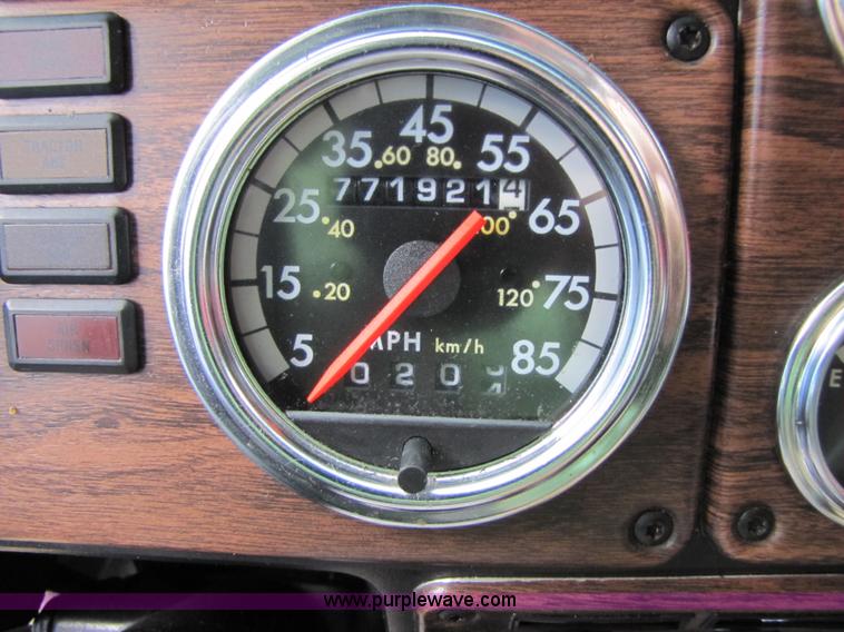 image for item 8002 2002 Freightliner Conventional FLD120 semi truck